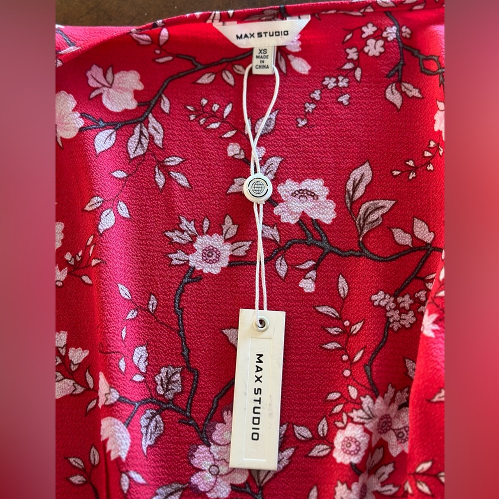 Max Studio Red Floral Wrap Dress - Picture 9 of 9